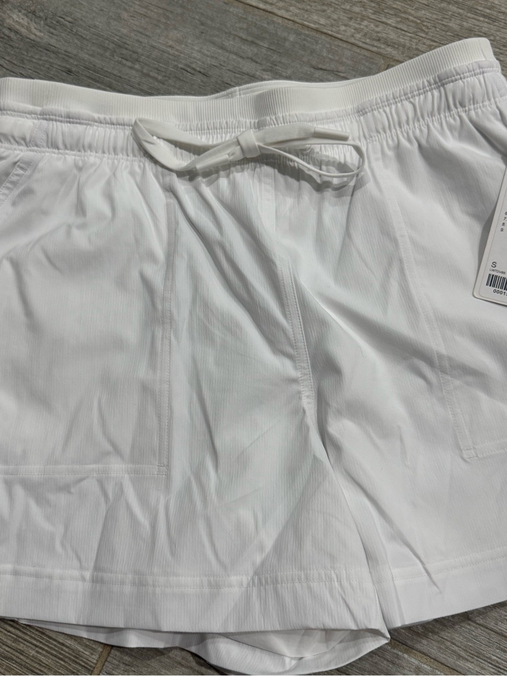 New Lululemon Dance Studio High-Rise Shorts 3.5" WHITE Sz: SMALL NWT Athletic - Picture 2 of 6